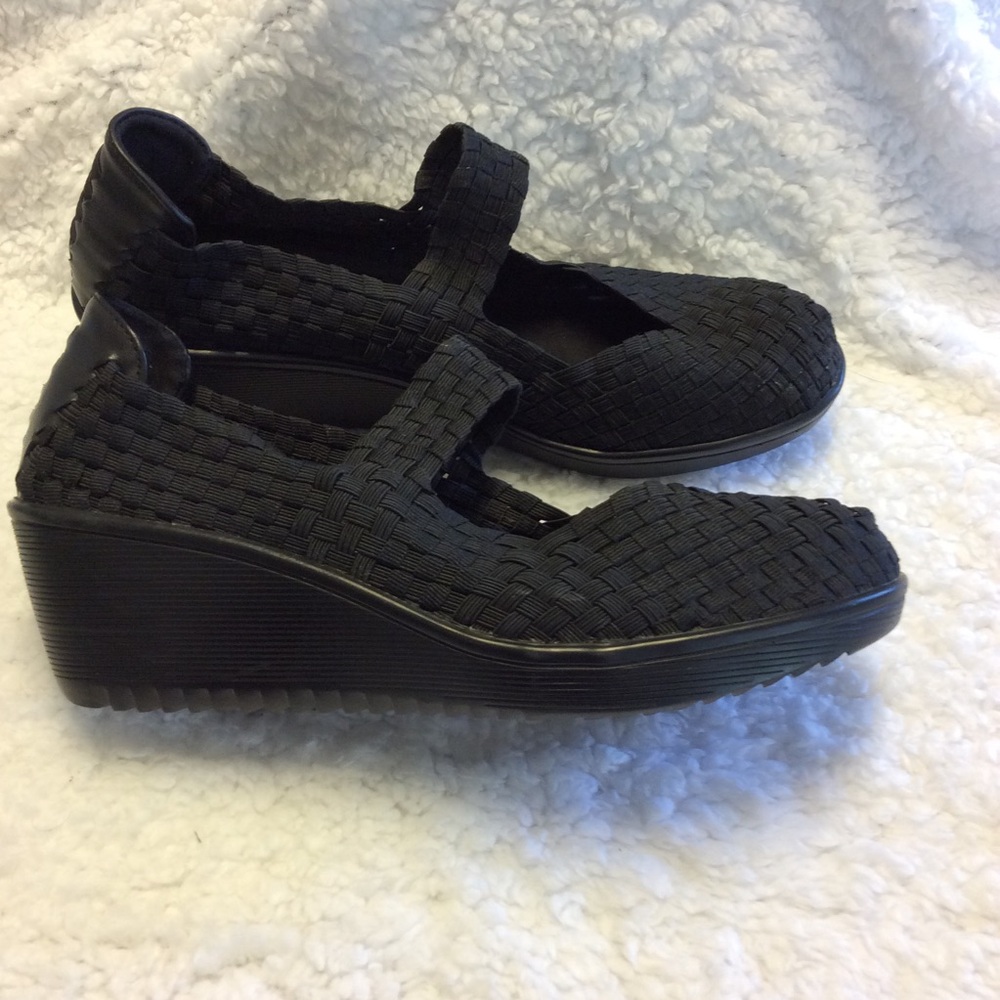 BARE TRAPS Black Woven Wedge Heel Size 9.5